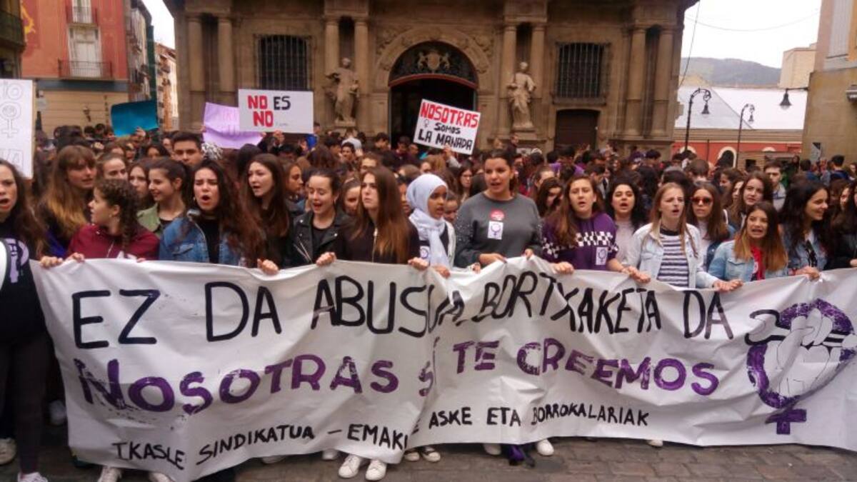 "¡No es abuso, es violación!": estudiantes se movilizan por la sentencia de 'La Manada'
