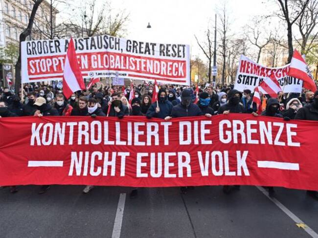Manifestación en contra de las nuevas restricciones 'anticovid' impuestas en Austria.