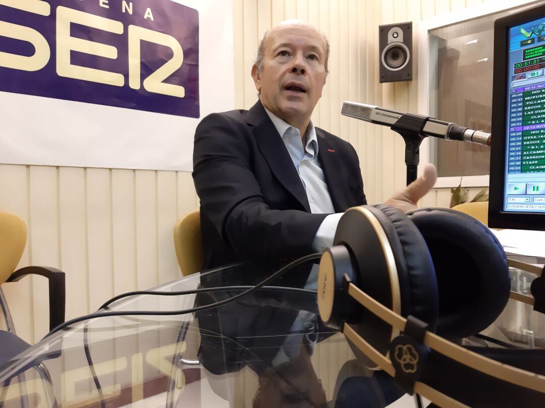 Juan Carlos Campos, PSOE, en los estudios de Radio Jerez