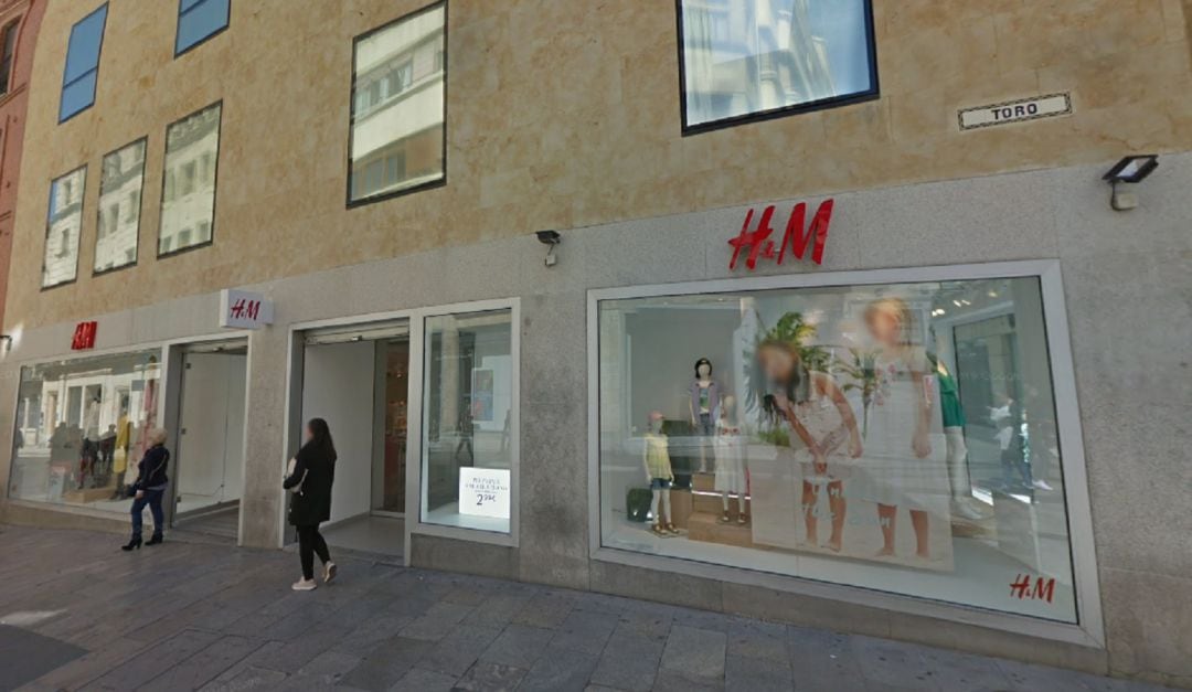 Exterior de la tienda de H&M en Salamanca