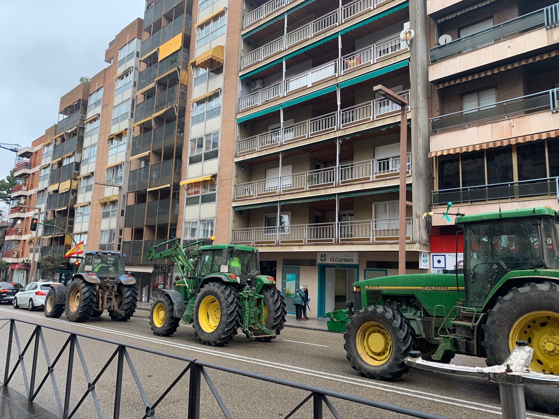 Tractores por la calle Virgen del Amparo