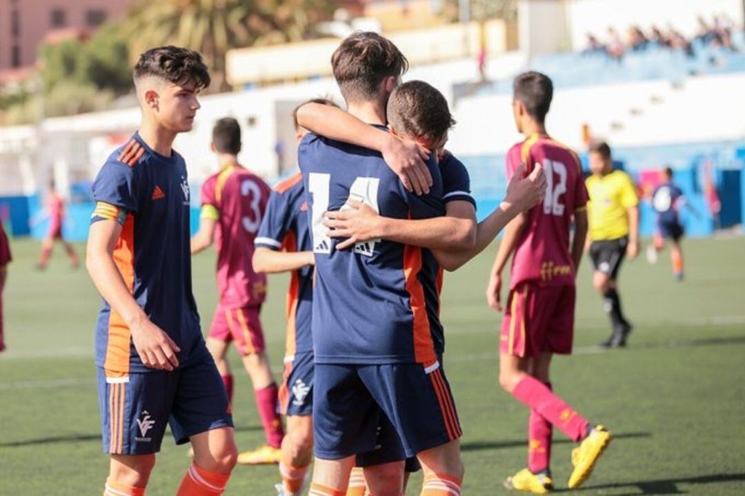 El deporte del balompié podría perder a sus aficionados en las gradas lo que resta de año