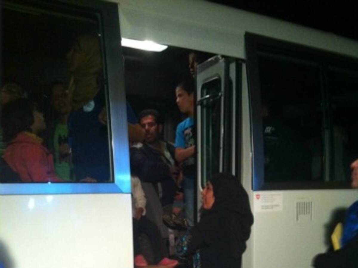 Llegada del autobús de refugiados a Zaatari