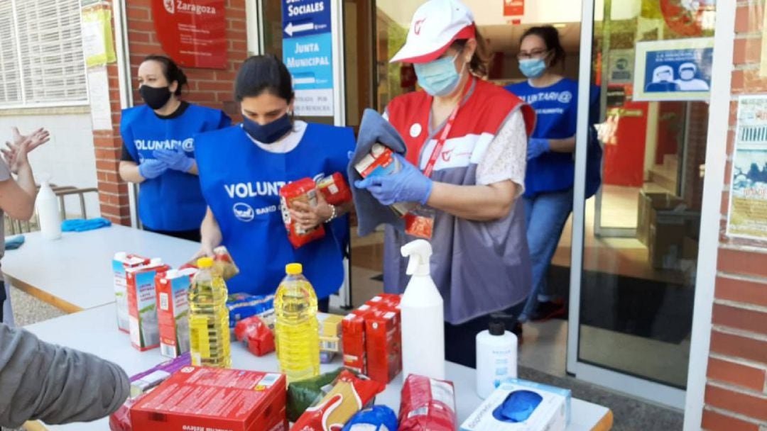 Campaña de recogida de alimentos organizada por el Banco de Alimentos y Radio Zaragoza el pasado mes de junio de 2020 