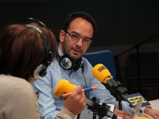 El portavoz del PSOE en el Congreso, durante su entrevista con Pepa Bueno