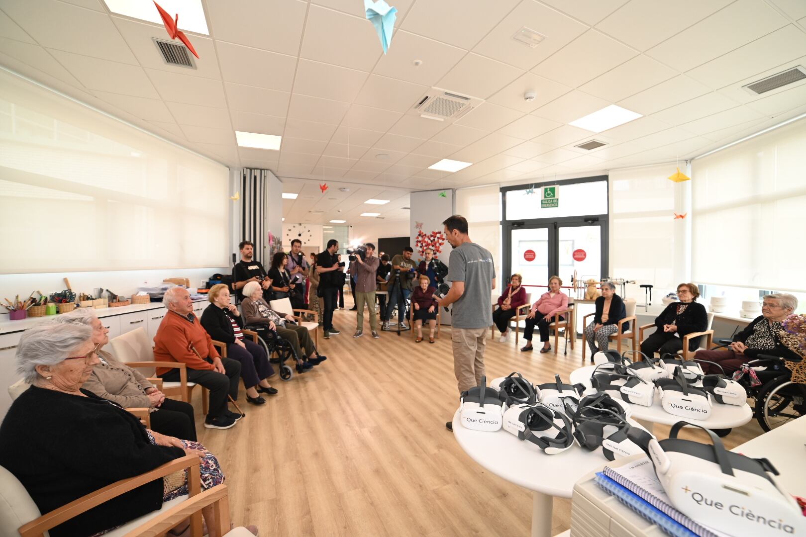 Esta iniciativa utiliza tecnología inmersiva para acercar la ciencia y la investigación arqueológica a personas mayores