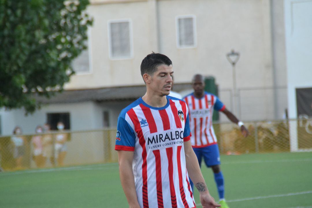 Luis Carlos, jugador del CD Jávea durante un partido.