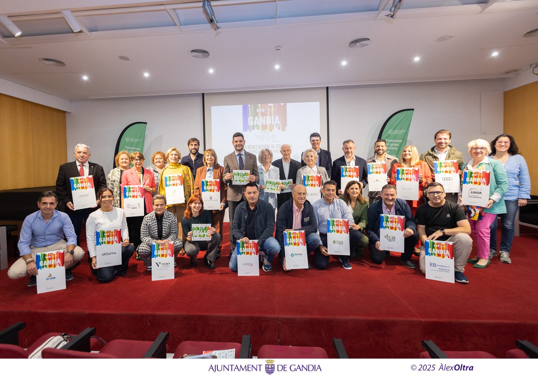 Fotografía oficial de todas las empresas colaboradoras