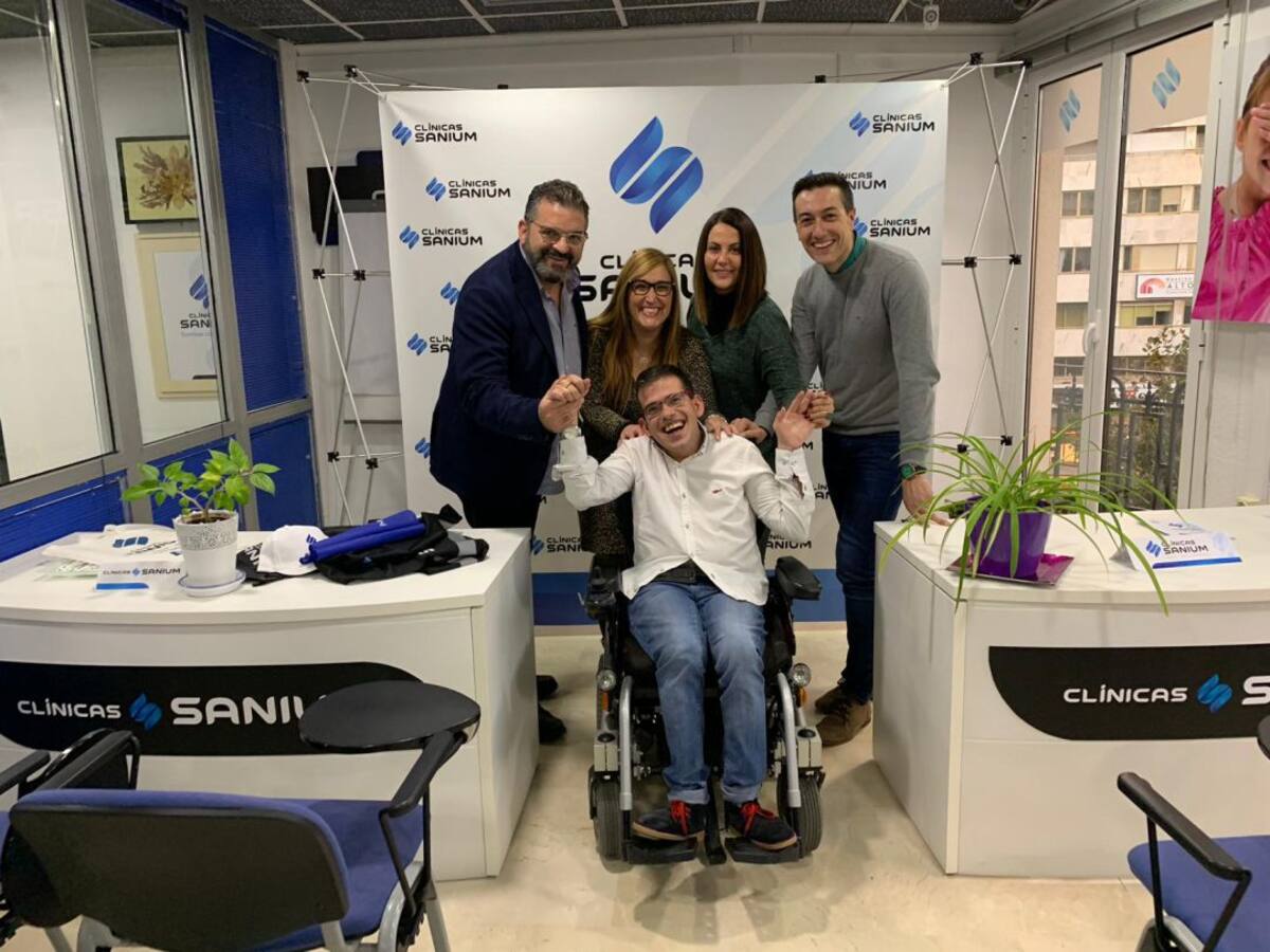 Clínicas Sanium y Asprona, unidos por la inserción laboral de personas con discapacidad