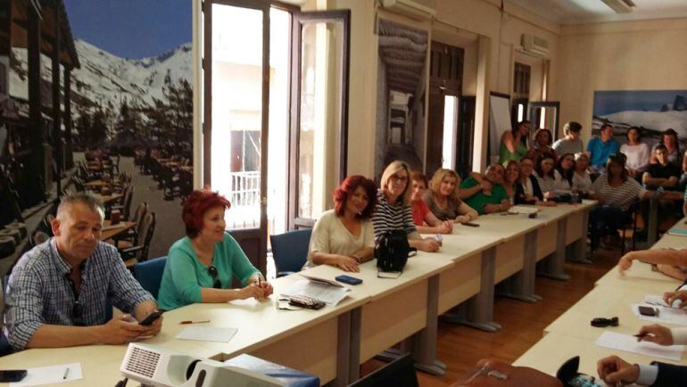 Trabajadores y patronal de la limpieza en Granada acuerdan en el SERCLA prorrogar el convenio colectivo