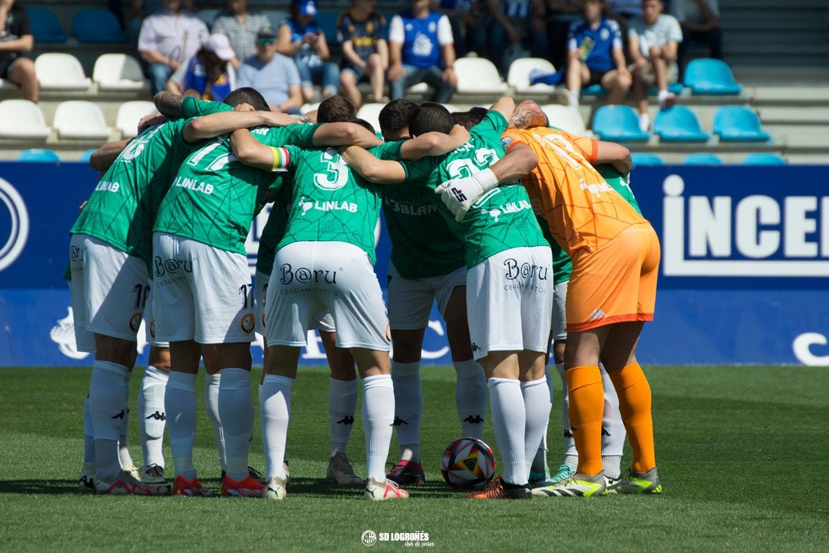 La plantilla blanquirroja se conjura en la previa del choque ante la Ponferradina / SD Logroñés