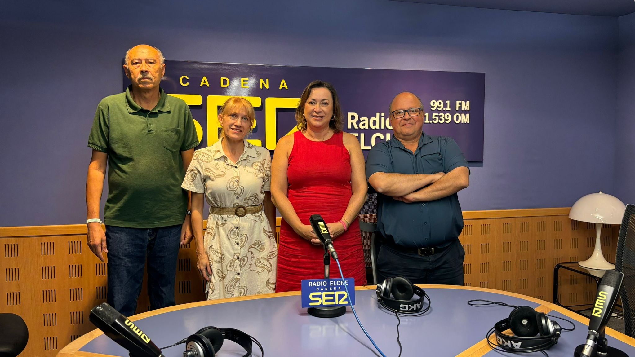 Fran Zornoza, Silvia Moreno y Francisco Sáez con Cristina Medina