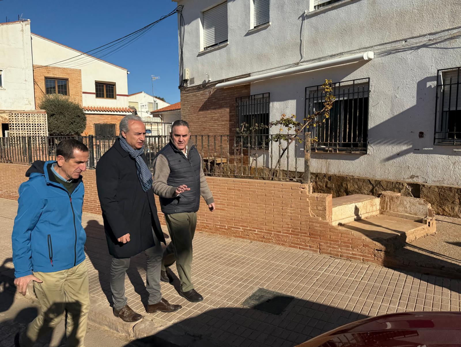 El vicepresidente segundo y conseller para la Recuperación Económica y Social, Francisco José Gan Pampols, en su visita a Utiel