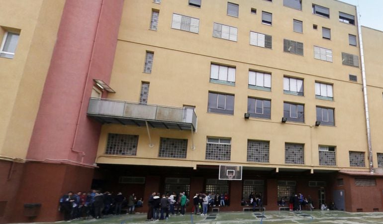 Patio del colegio de los Maristas de Sants-Les Corts