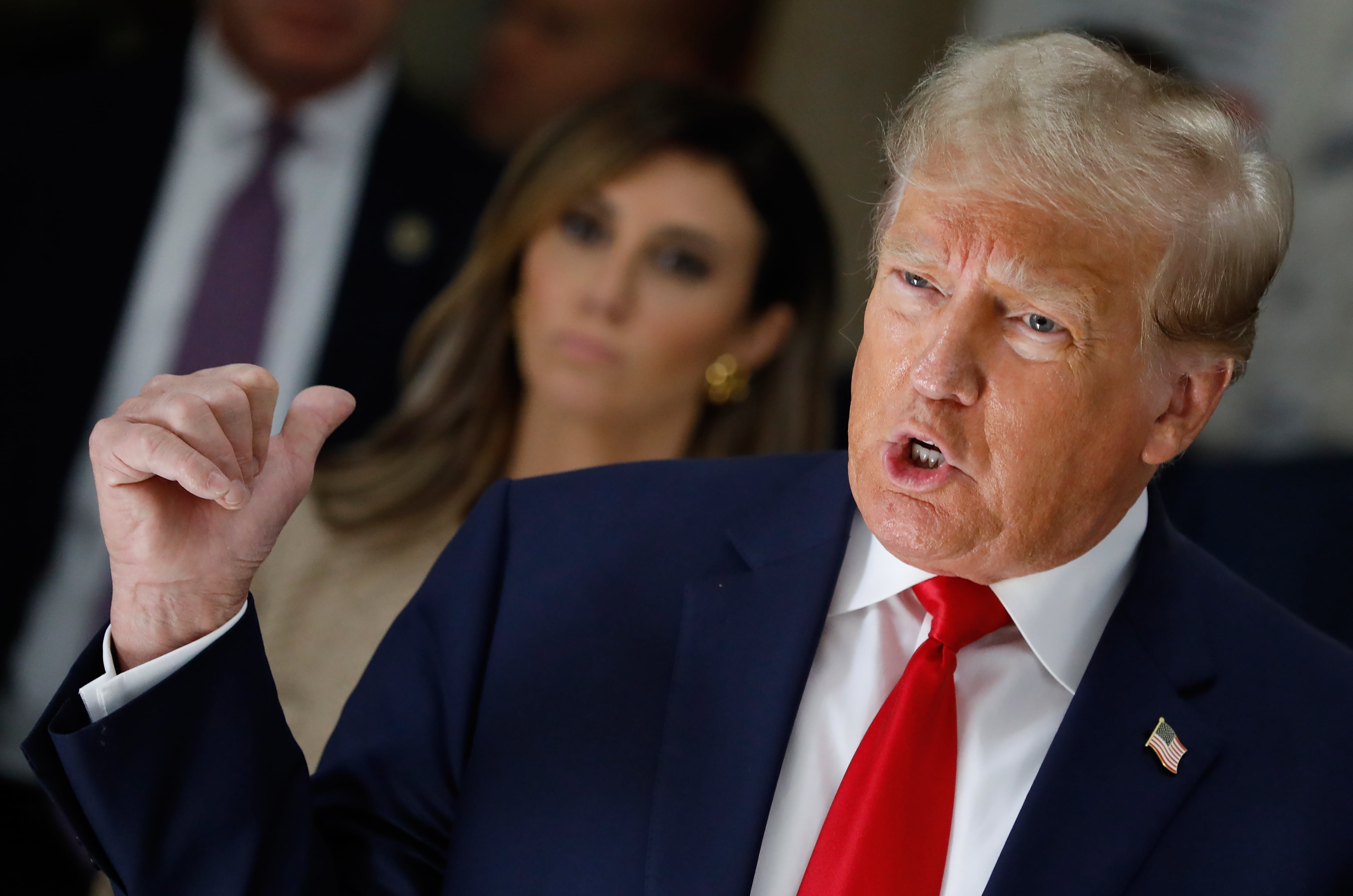 New York (United States), 04/10/2023.- Former US President Donald J. Trump speaks to the media during a lunch break on the third day of his civil fraud trial in New York, New York, USA, 04 October 2023. Trump, his adult sons and the Trump family business are facing a lawsuit by the State of New York accusing them of inflating the value of assets to get favorable loans from banks. (Nueva York) EFE/EPA/PETER FOLEY
