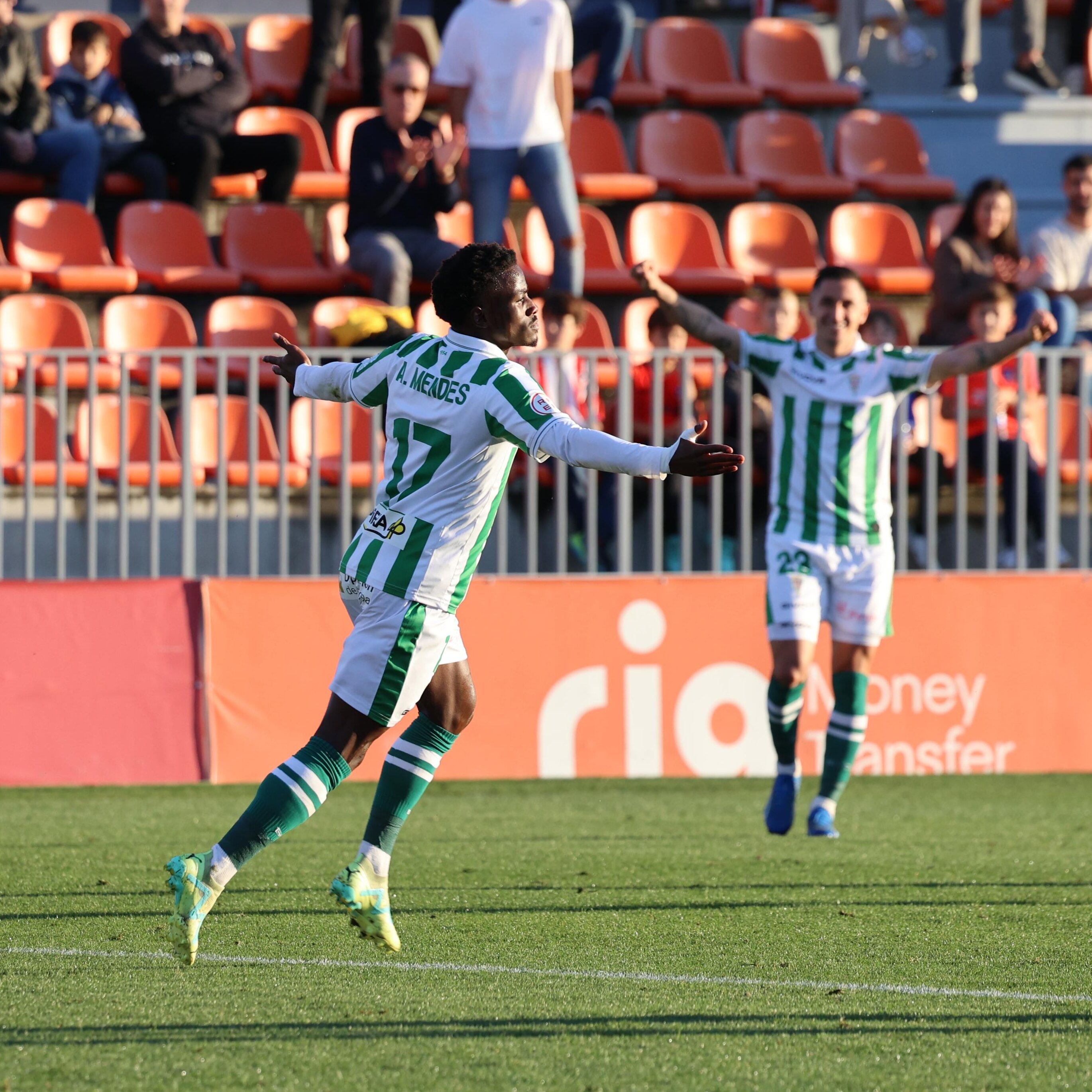 Adilson celebra uno de sus goles (Prensa CCF)