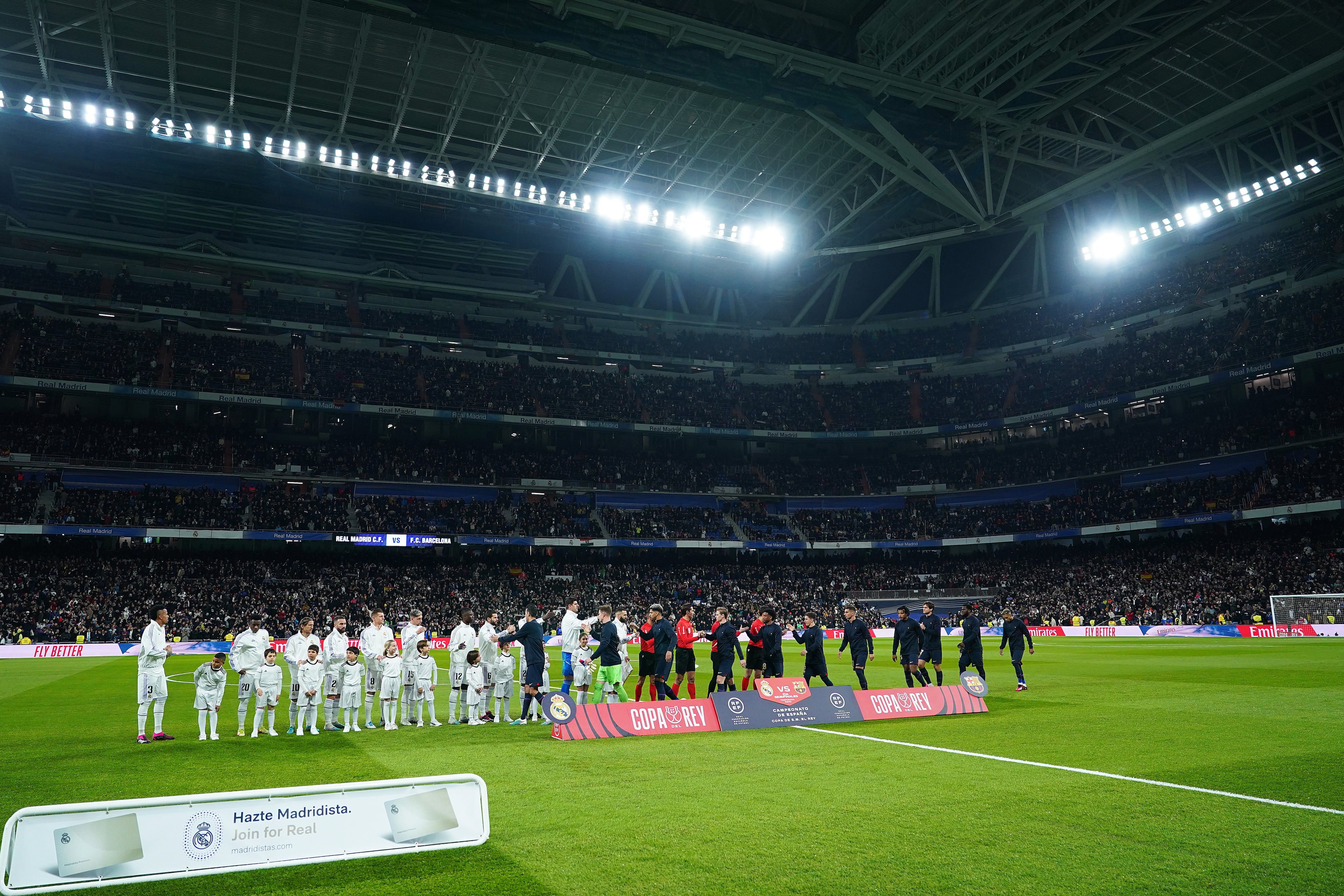 FC Barcelona y Real Madrid, antes del comienzo del partido.