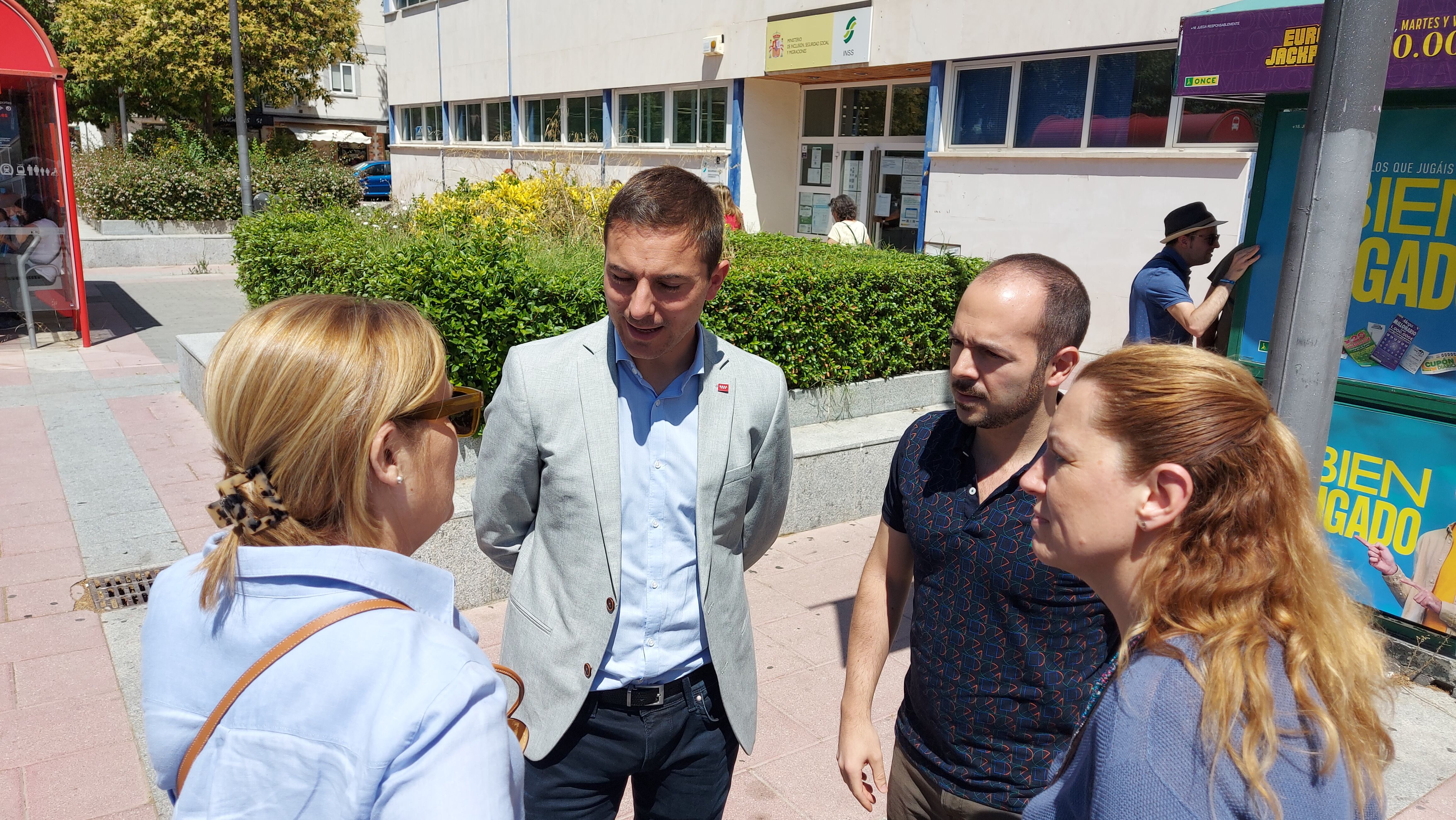 Juan Lobato durante su visita a Getafe