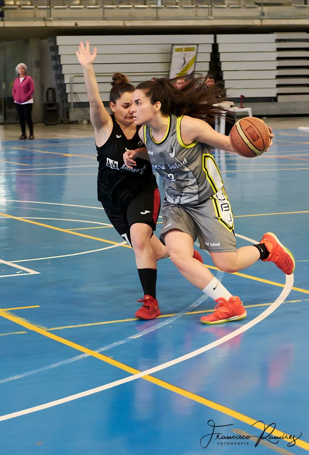 Inma Muñoz durante un partido con el DKV Jerez 