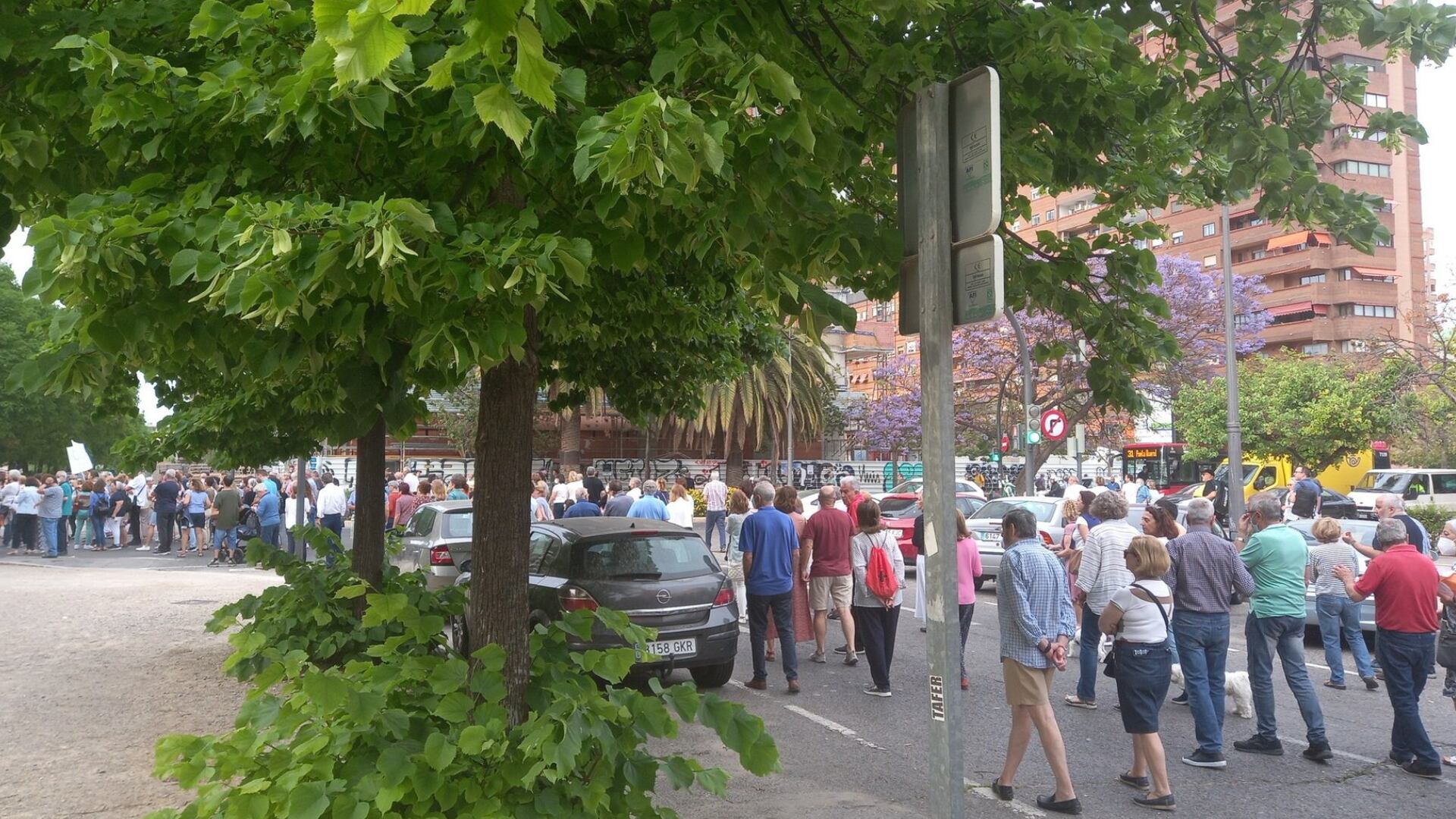 Vecindario de las plazas del Cedro y Honduras en una manifestación por el derecho al descanso