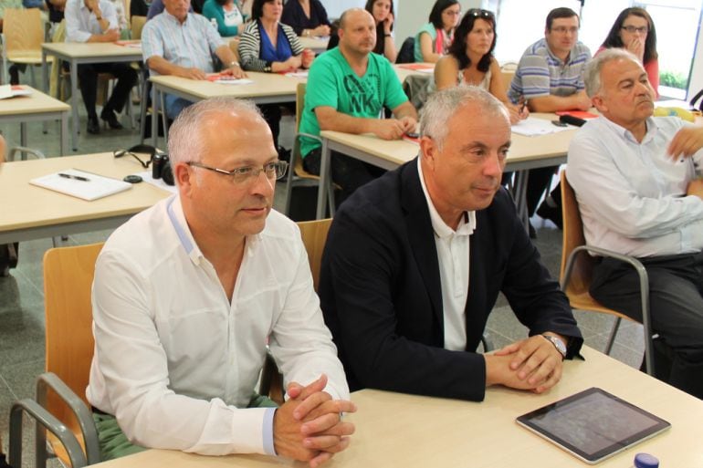 El alcalde de Oroso, Manuel Mirás, junto a Pachi Vázquez en un acto de partido