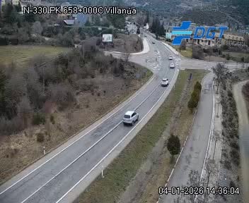 Tráfico en Villanúa por la N-330