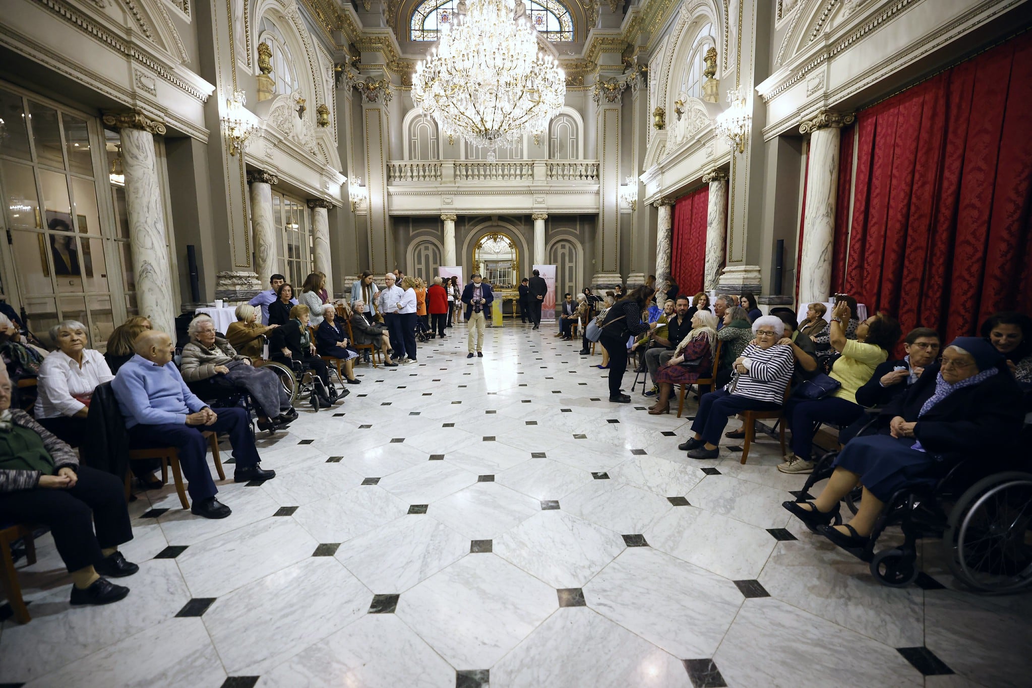 Homenaje a los 145 vecinos y vecinas de València que en este 2022 cumplen 100 años