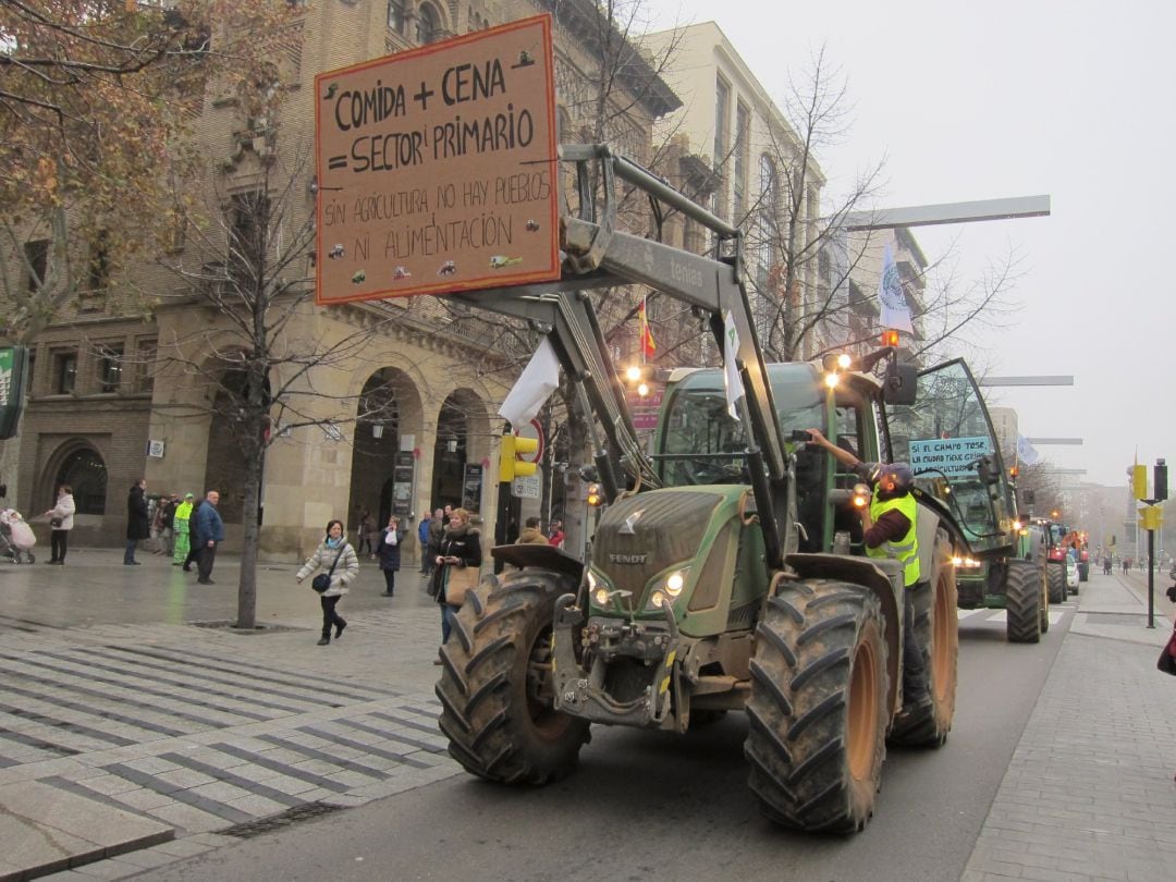 En 2018 hubo otra tractorada reivindicativa de los agricultores en la capital aragonesa.