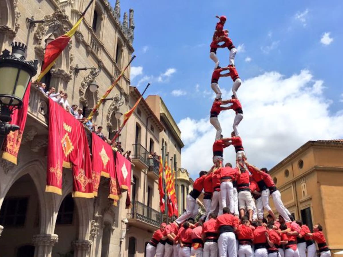 Els Nens fan història i la Joves trenca registres portant manilles a Terrassa