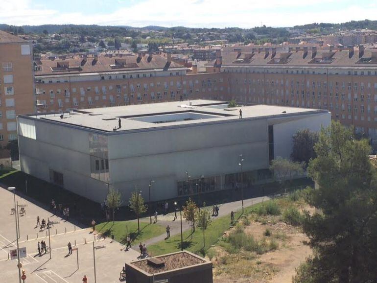 Biblioteca Carles Rahola de Girona, aquest dimecres al matí abans de la visita de Mariano Rajoy