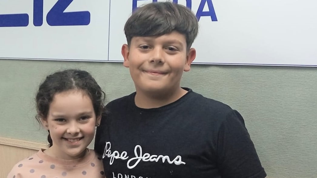 Erika y Marcos, abanderada y capitán Estudiantes Elda.