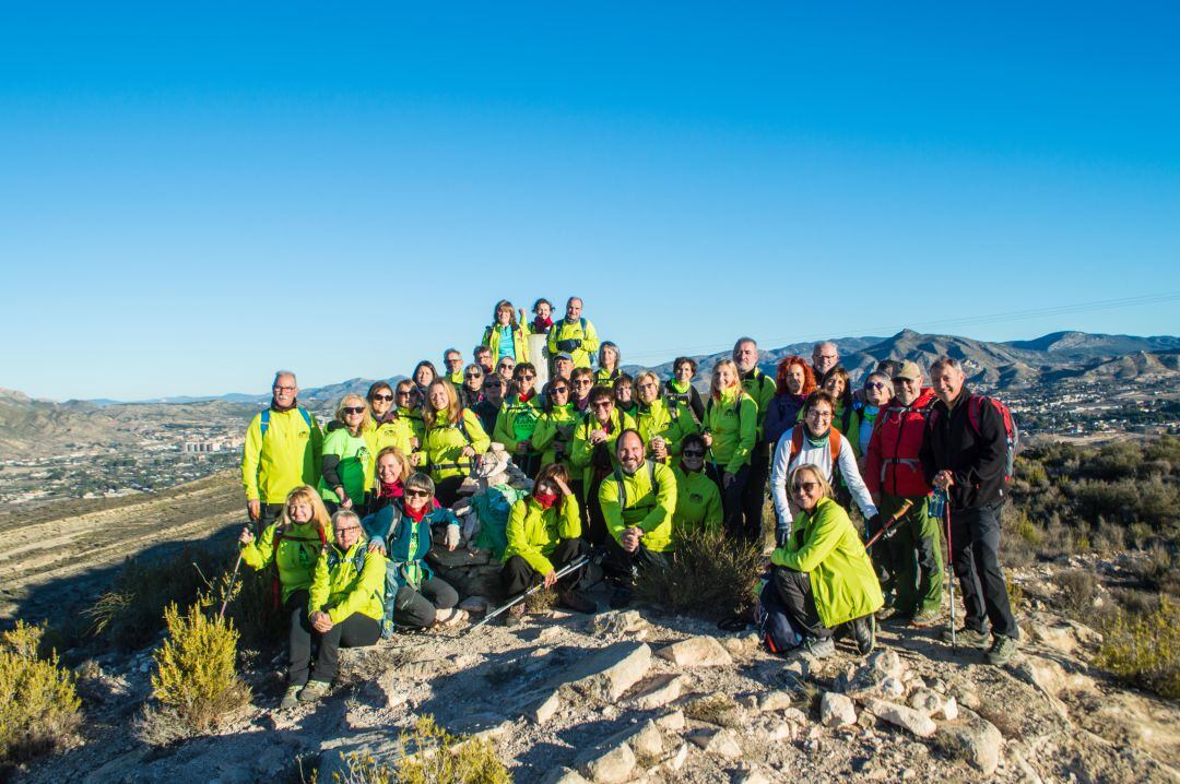 Imagen de la foto de familia de la expedición