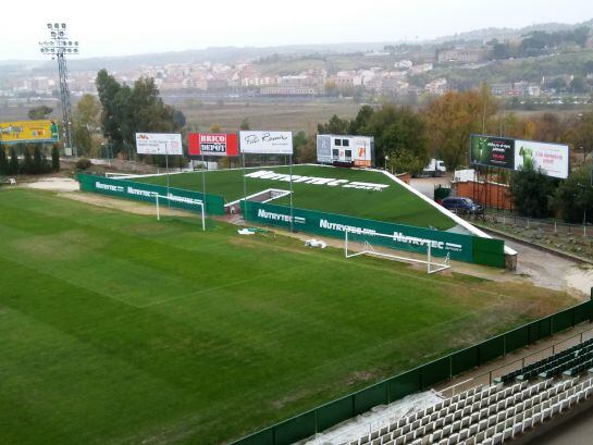 Uno de los fondos del Salto del Caballo con nueva publicidad de una firma de nutrición deportiva