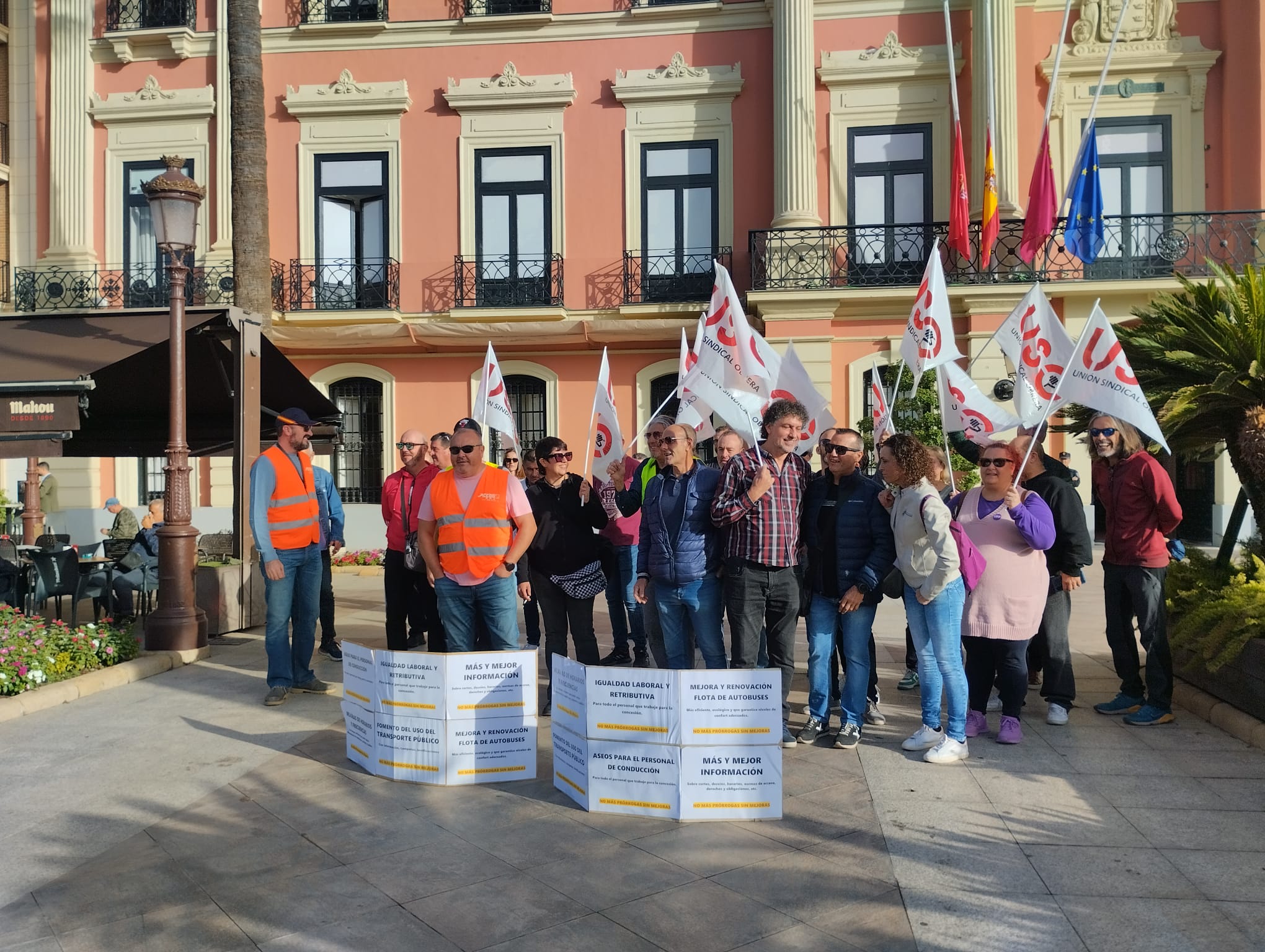 Protesta de los conductores de autobús en Murcia