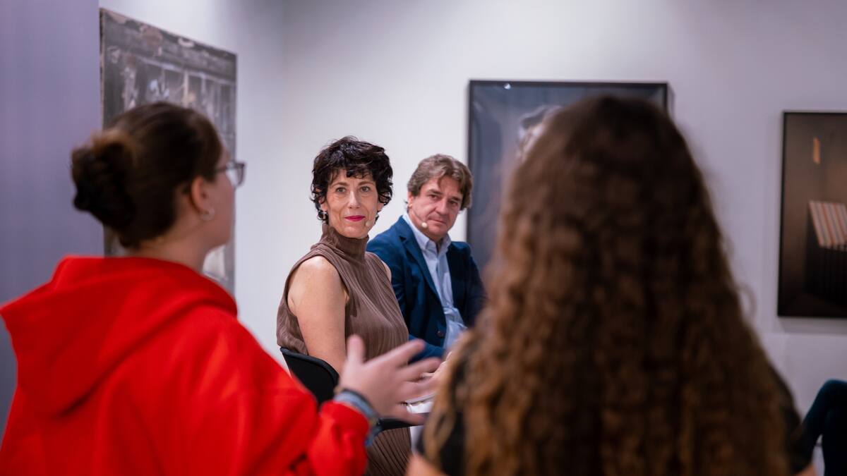 La ministra de Migraciones Elma Saiz critica el "tufo xenófobo" de las propuestas de inmigración de PP y VOX