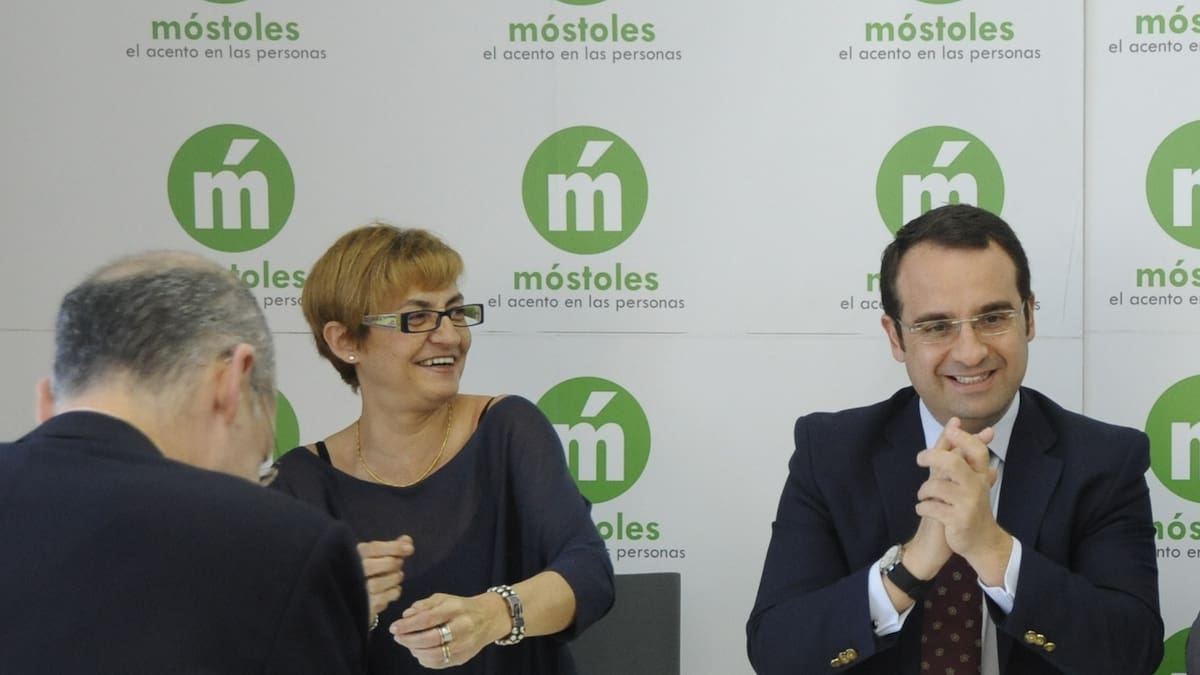 La exconcejala del PP de Móstoles, Elena López, apunta al exalcalde Daniel Ortiz por la contratación de Waiter Music