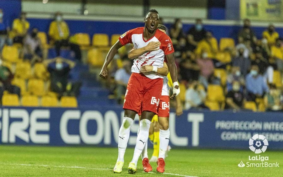 Umar Sadiq fue clave en el ascenso del Almería a Primera.