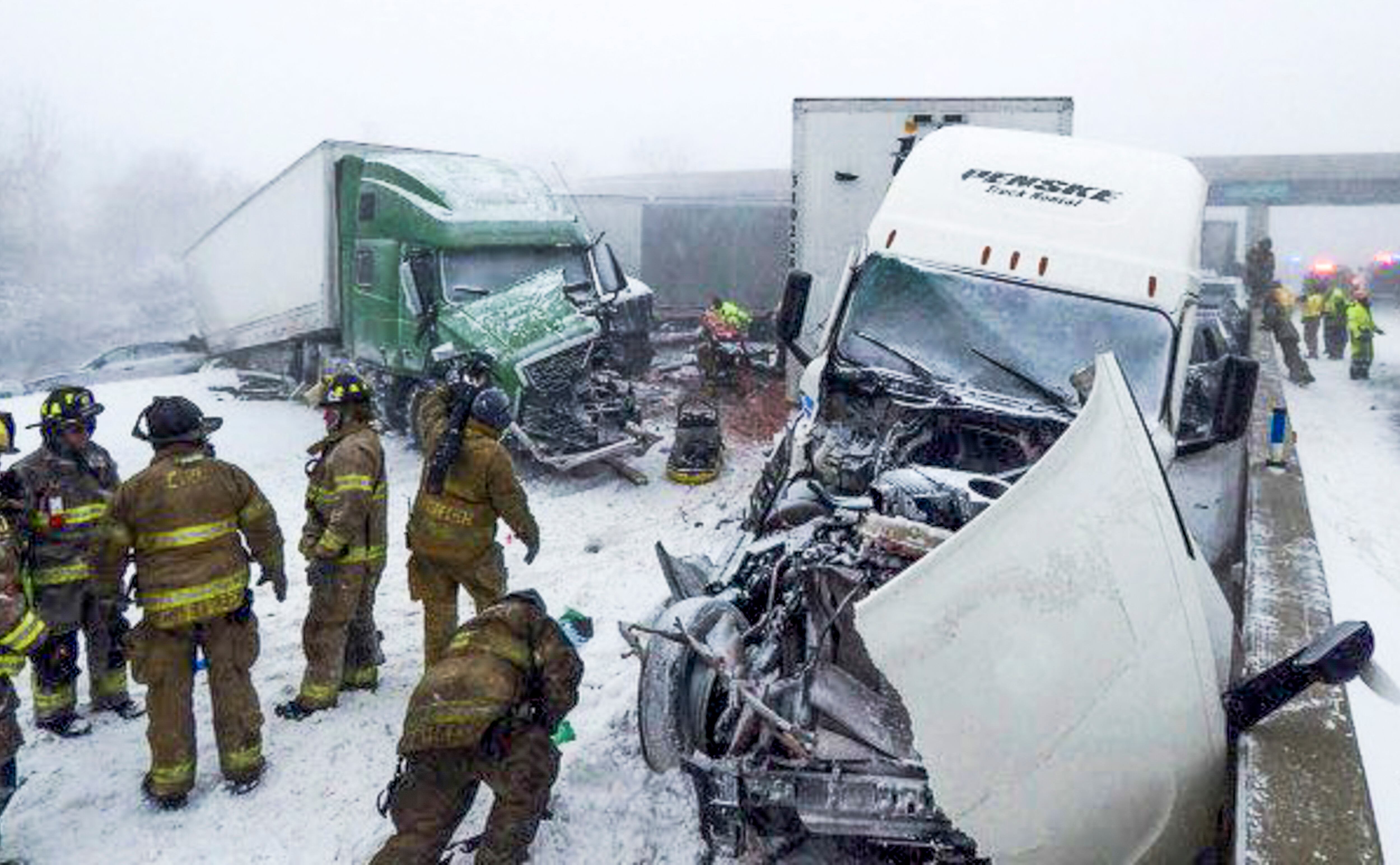 Cuatro personas han muerto en este accidente múltiple en Ohio.