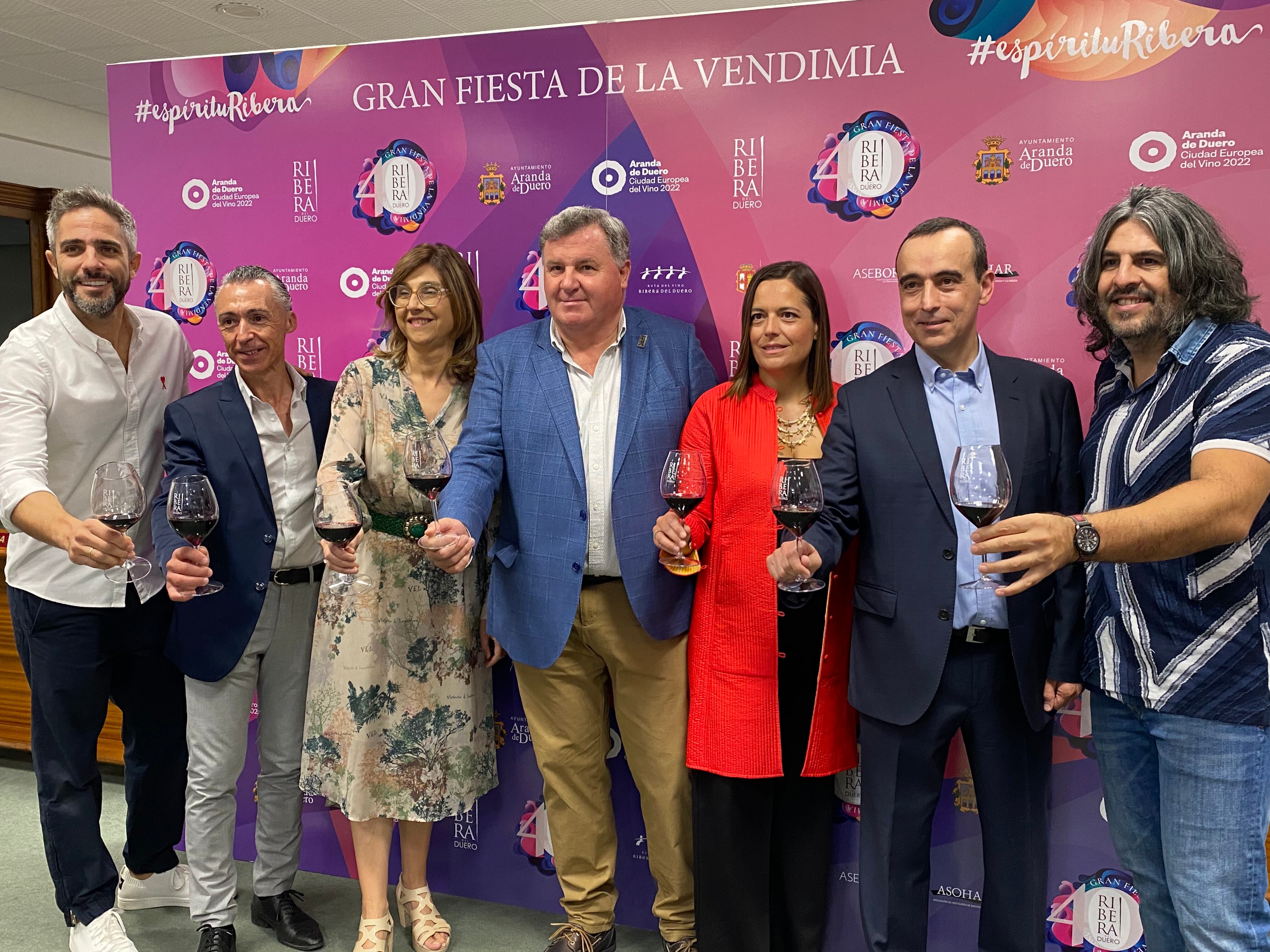 Brindis en la V Fiesta de la Vendimia