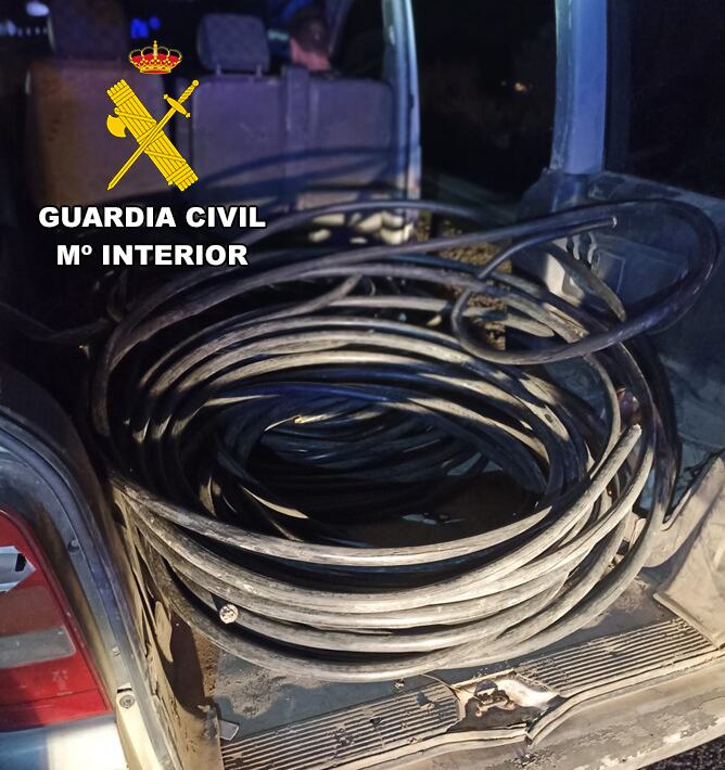 Cable de cobre recuperado por la Guardia Civil durante una inspección en la A-44