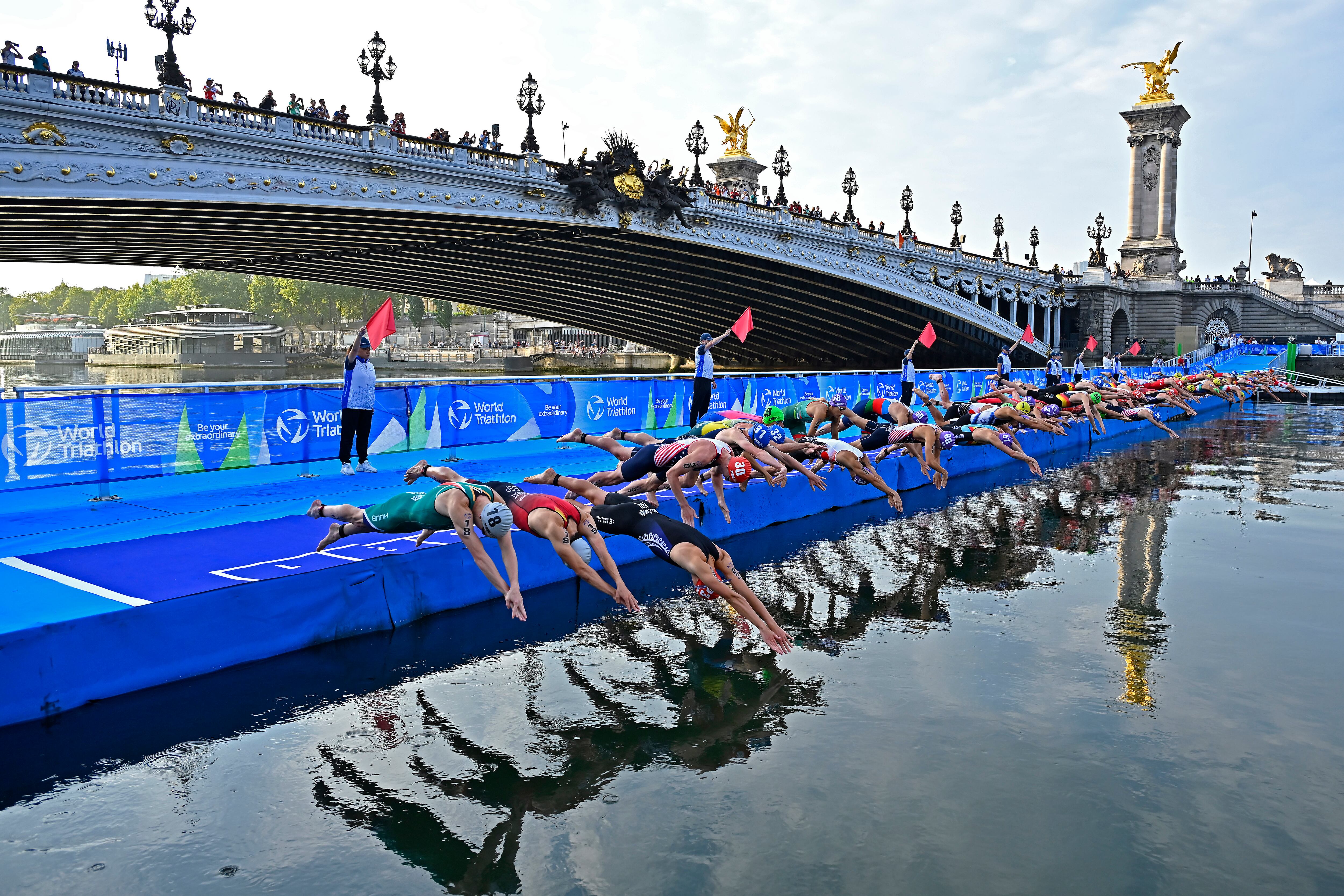 El año pasado ya se celebró en París una de las pruebas de las series mundiales de triatlón, con salida desde el puente de Alejandro III