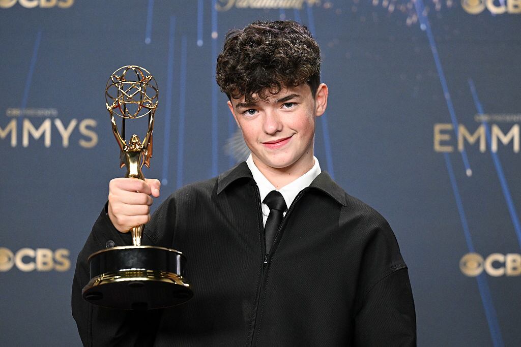 Owen Cooper, de 15 años, se ha convertido en el actor más joven en ganar un Emmy, el de mejor actor de reparto, por su papel en la serie &#039;Adolescencia&#039;.