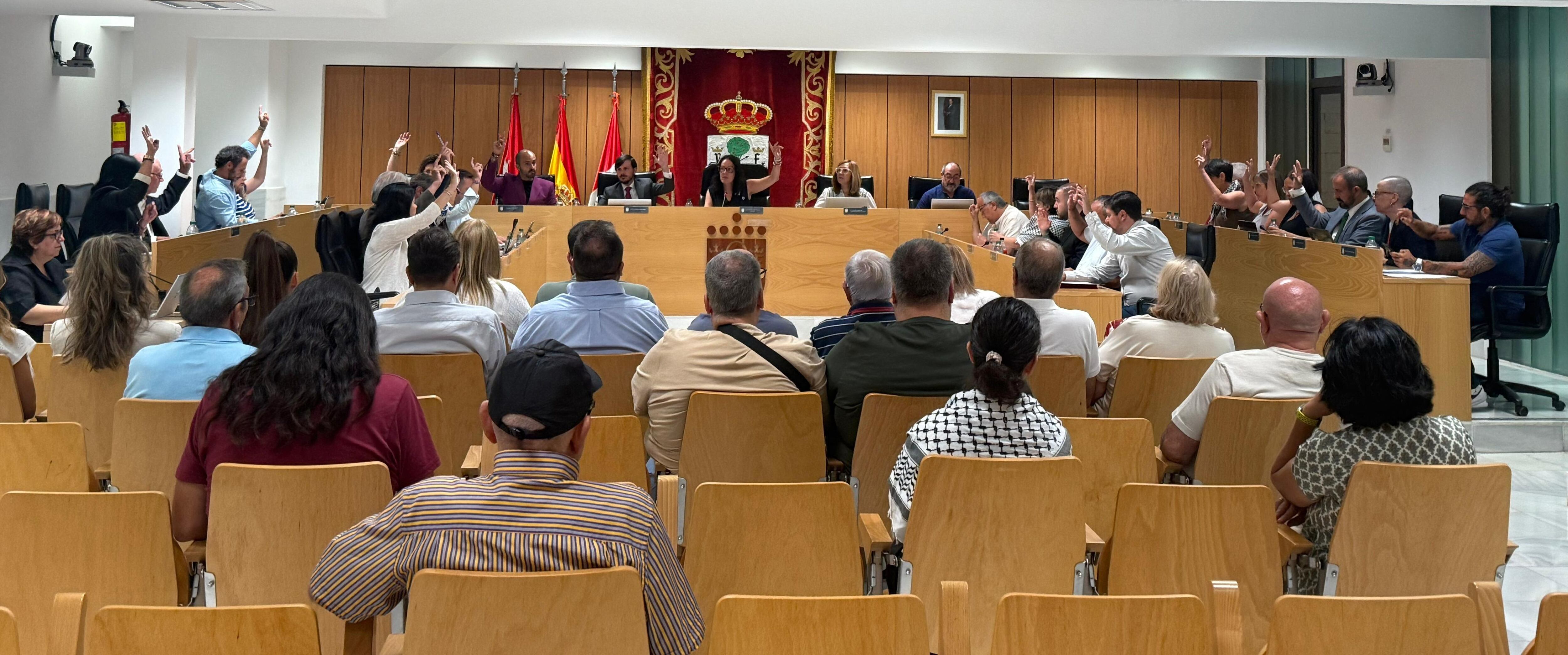 Votación de los concejales en la sesión de septiembre del Pleno Municipal de San Sebastián de los Reyes