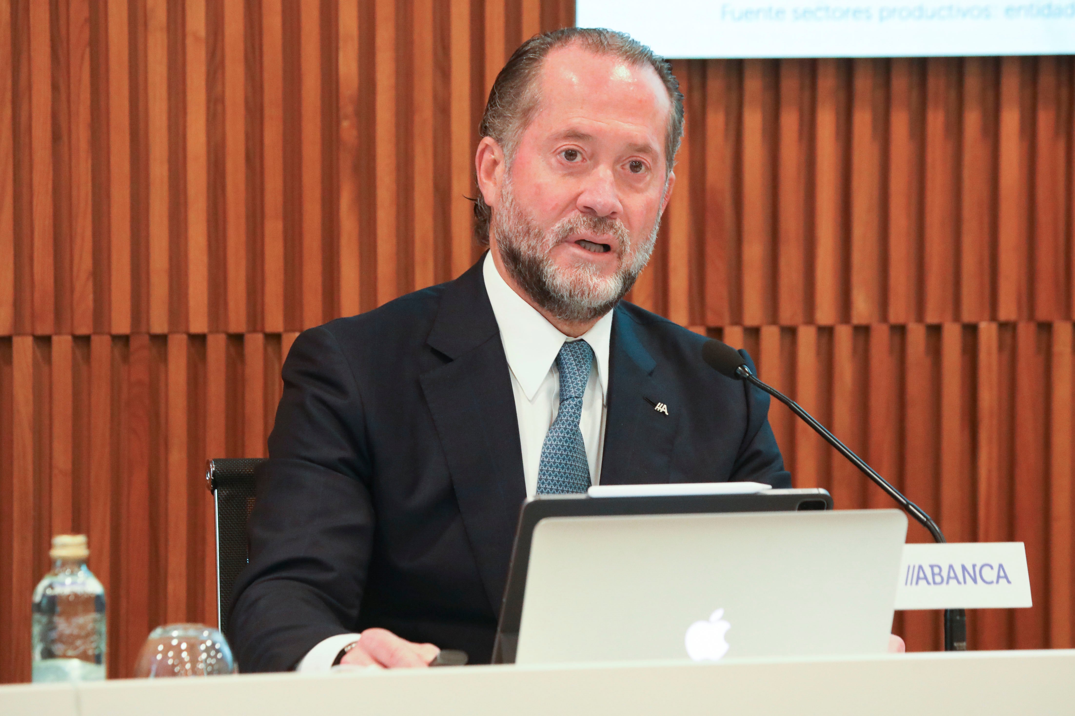 SANTIAGO DE COMPOSTELA, 05/02/2024.- El presidente de Abanca, Juan Carlos Escotet presenta este lunes los resultados obtenidos por el banco en 2023. EFE/Xoán Rey
