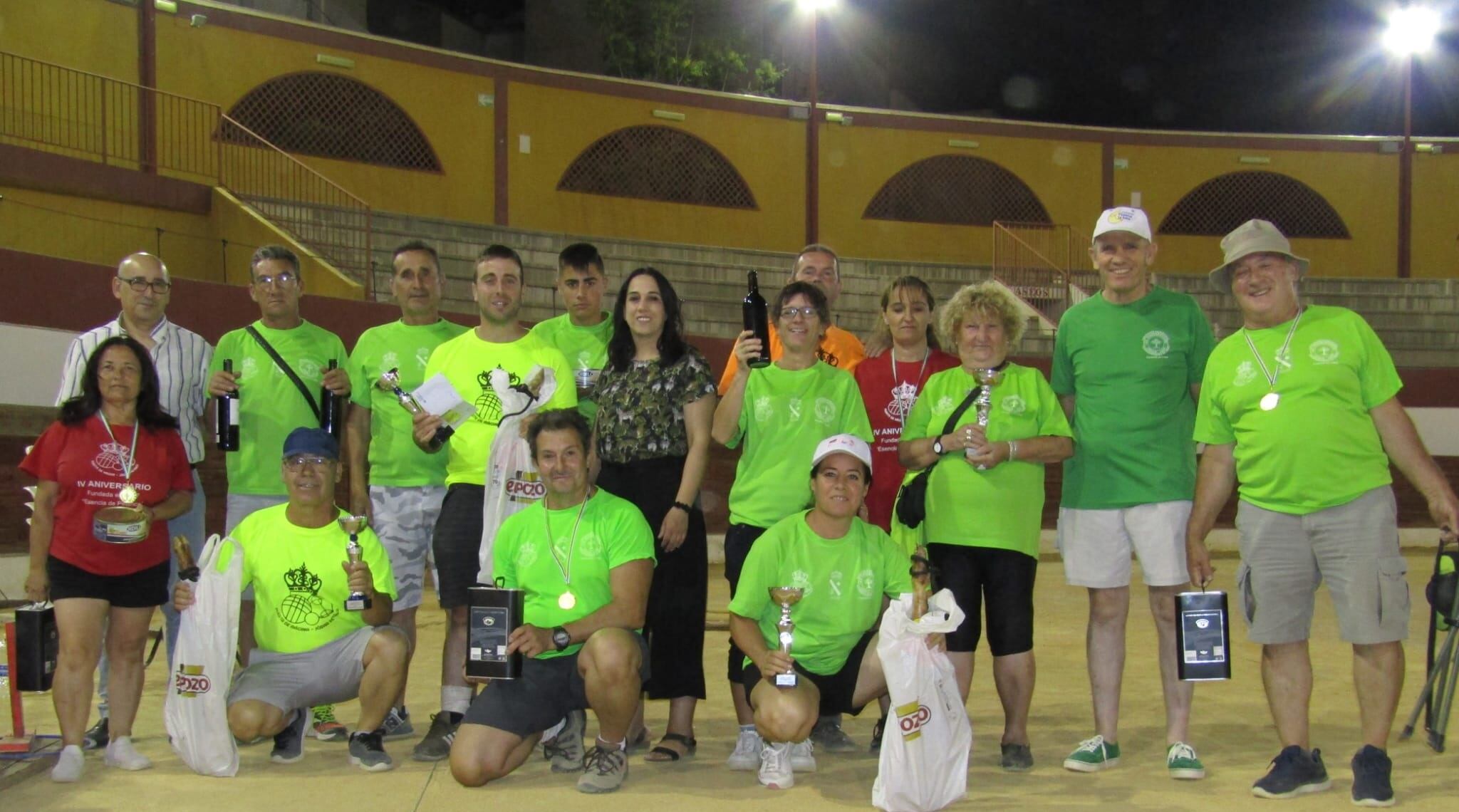 Foto de familia con ganadores y concejales