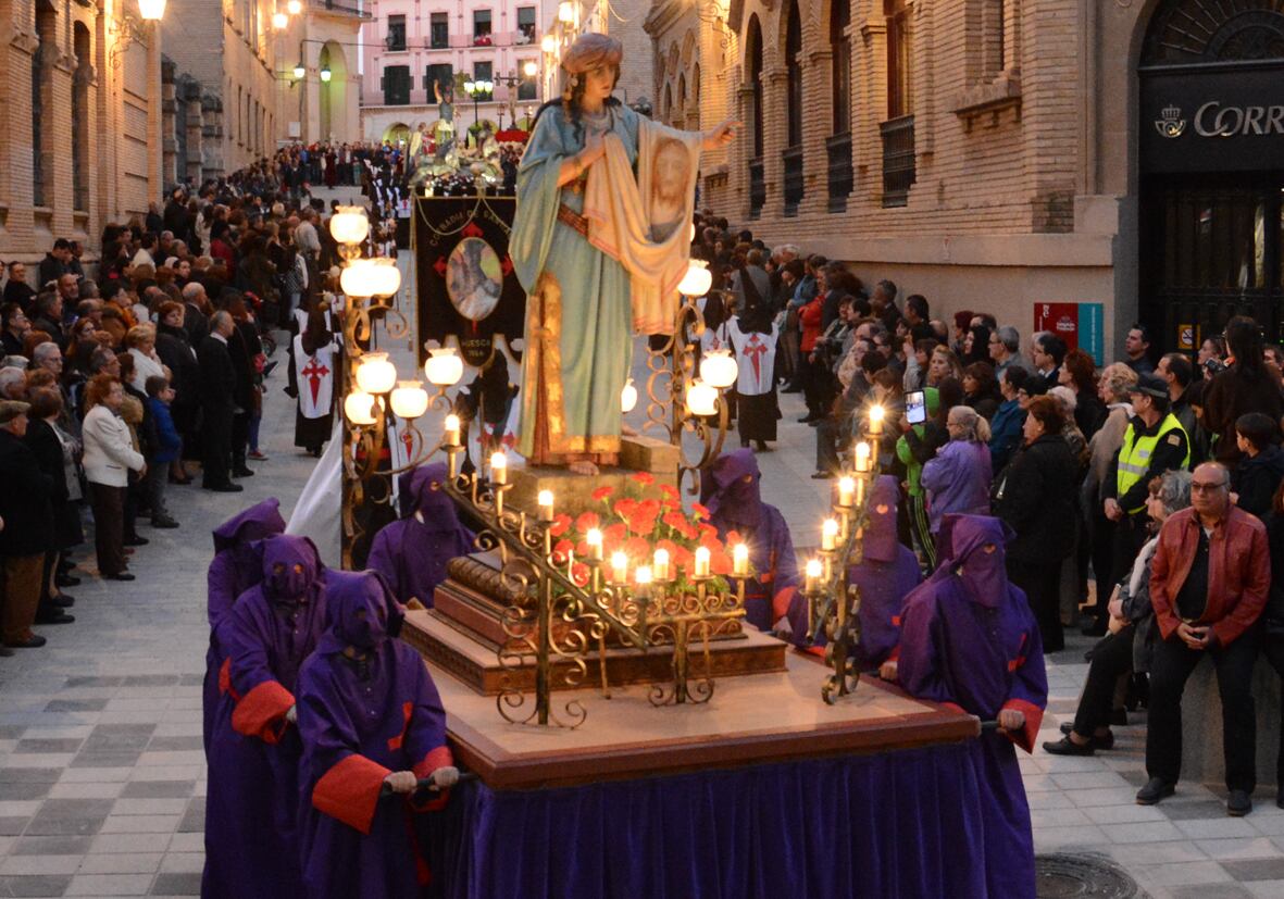 Imagen de la Verónica en la Semana Santa oscense