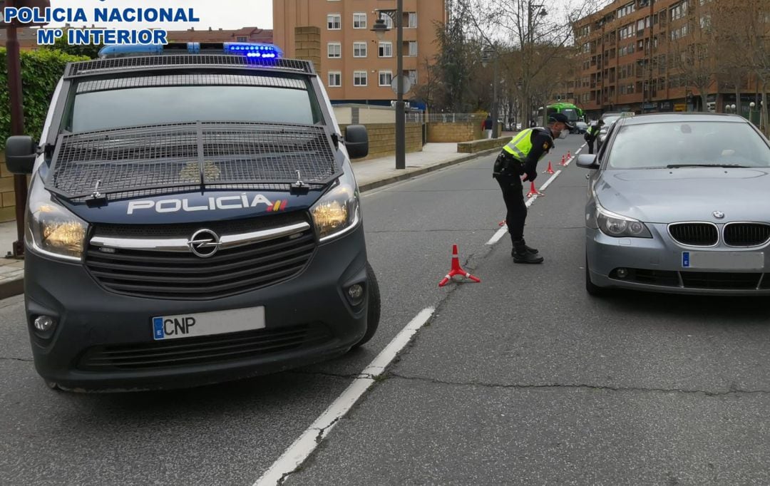 Un control policial en el marco del Estado de Alarma.
