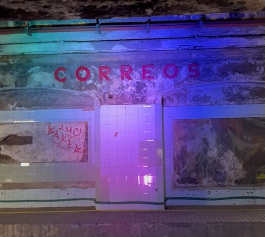 Andana de l'antiga estació de Correus