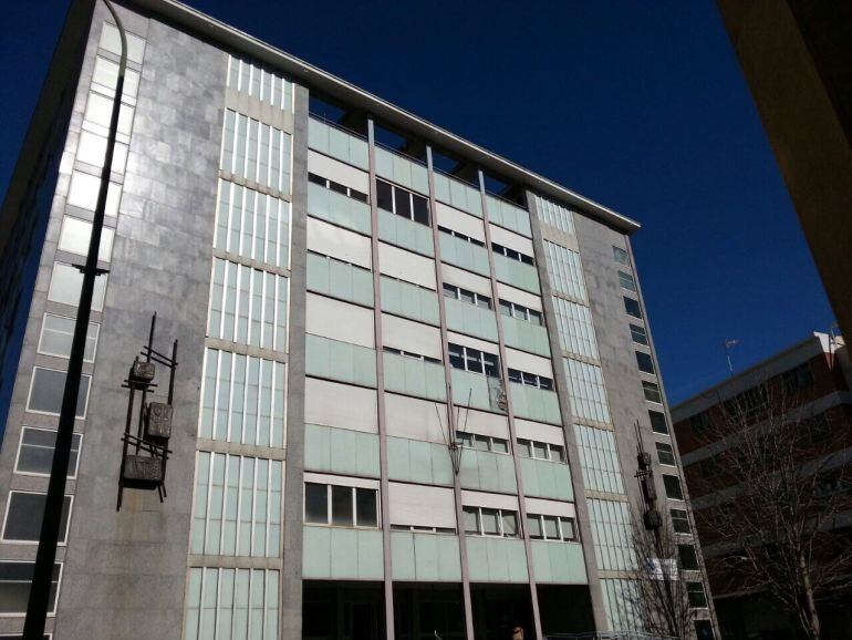 Edificio en el que se ubican de forma provisional varios juzgados y otras dependencias judiciales.