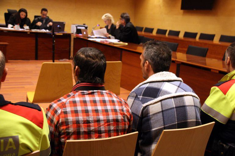 Els dos acusats durant el judici a l'Audiència de Girona